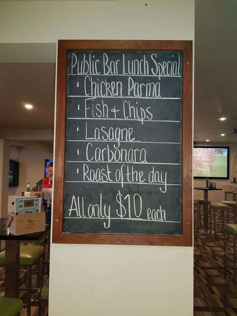 The Edge Hill Tavern - Accommodation Brisbane 3