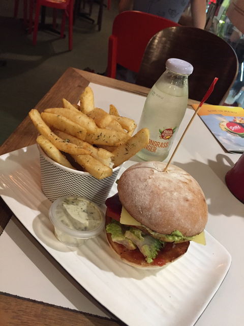 Grill'd Wintergarden - Accommodation Brisbane 4