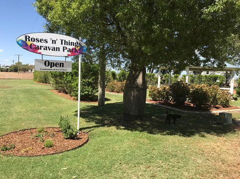 Roses 'n Things Van Park - Accommodation Brisbane 0