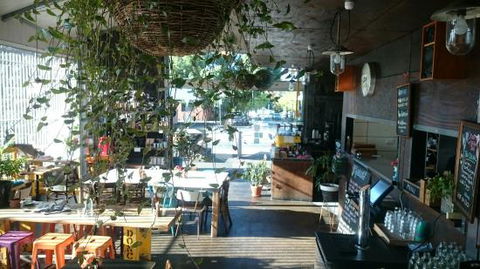 The Glass Den - Accommodation Brisbane 0