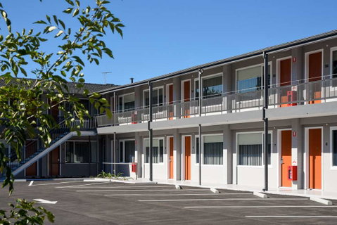 HotelMOTEL - Accommodation Brisbane 0