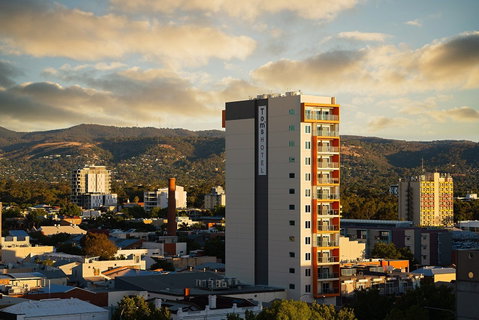 Tom's Court Hotel - Accommodation Brisbane 1