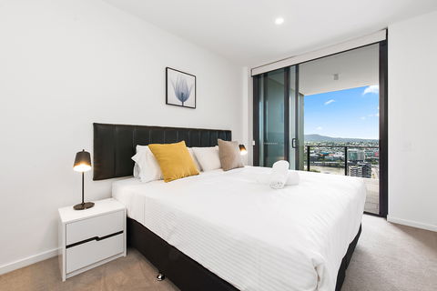 Arise Ivy And Eve - Accommodation Brisbane 4