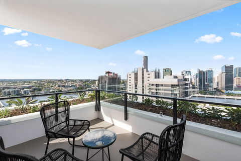 Arise Ivy And Eve - Accommodation Brisbane 11