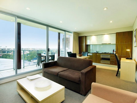 Oaks Embassy - Accommodation Brisbane 3