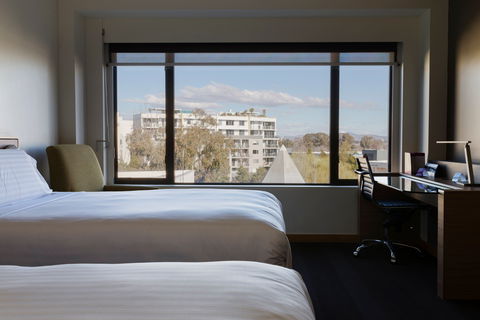 Crowne Plaza Canberra - Accommodation Brisbane 4