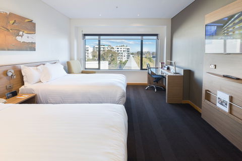 Crowne Plaza Canberra - Accommodation Brisbane 6