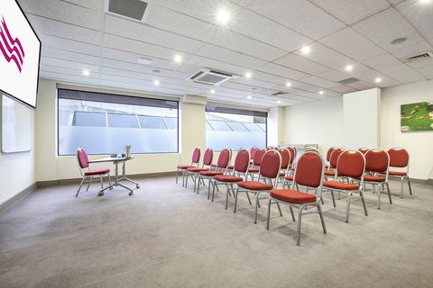 Crowne Plaza Canberra - Accommodation Brisbane 9