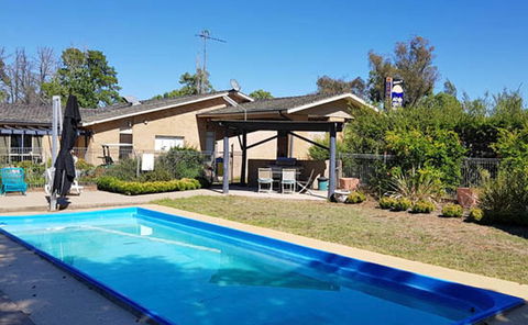 Amber Court Motor Inn - Accommodation Brisbane 2