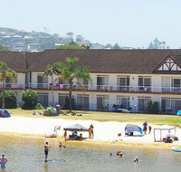 The Clan Lakeside Lodge - Accommodation Brisbane