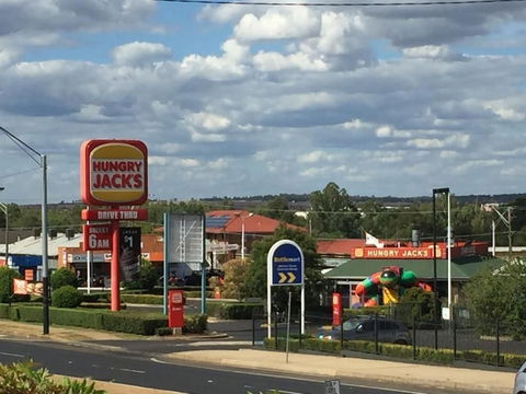 Across Country Motel & Svcd Apts - Accommodation Brisbane 1