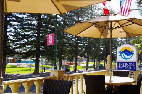 Ensenada Motor Inn - Accommodation Brisbane 1