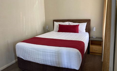 Ashton Townhouse Motel & Suites Tumut - Accommodation Brisbane 1
