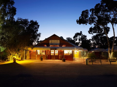 Outback Hotel & Lodge - Accommodation Brisbane 0