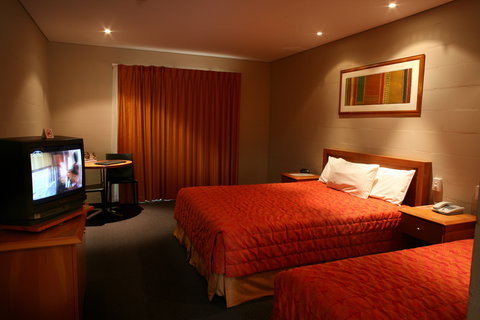 Outback Hotel & Lodge - Accommodation Brisbane 2