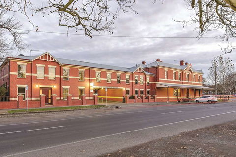 Lake Inn Ballarat - Accommodation Brisbane 1