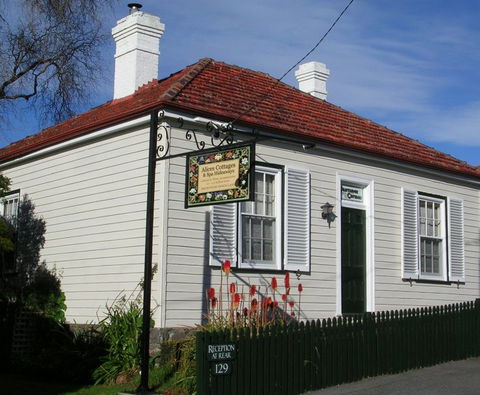 Alice's Cottages - Accommodation Brisbane 0