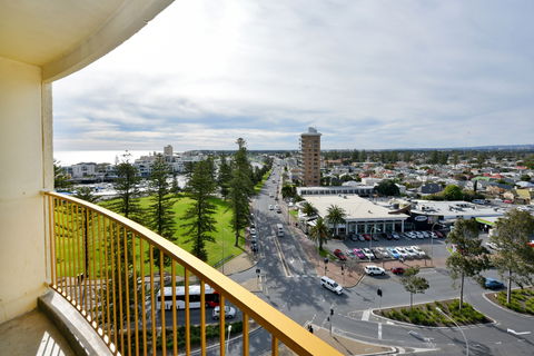 Atlantic Tower Motor Inn - Accommodation Brisbane 1