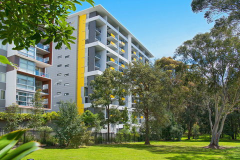 Astra Apartments MacQuarie Park - Accommodation Brisbane 0