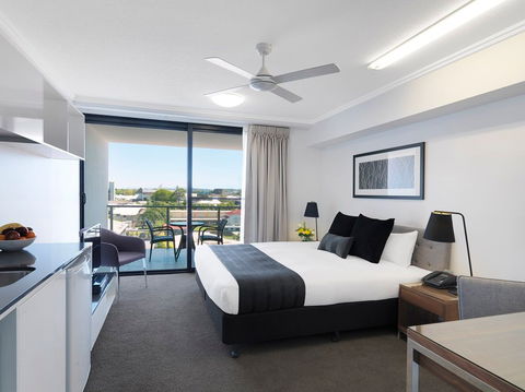 Oaks Carlyle - Accommodation Brisbane 2