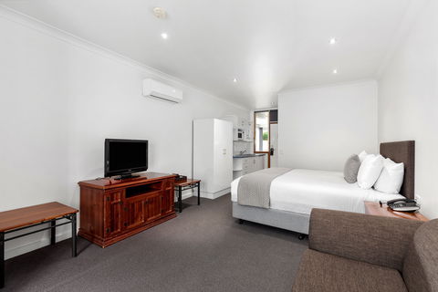 Commodore On The Park - Accommodation Brisbane 2