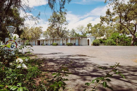 Artesian Spa Motor Inn - Accommodation Brisbane 1