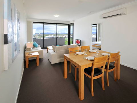 Apartments G60 Gladstone - Accommodation Brisbane 1