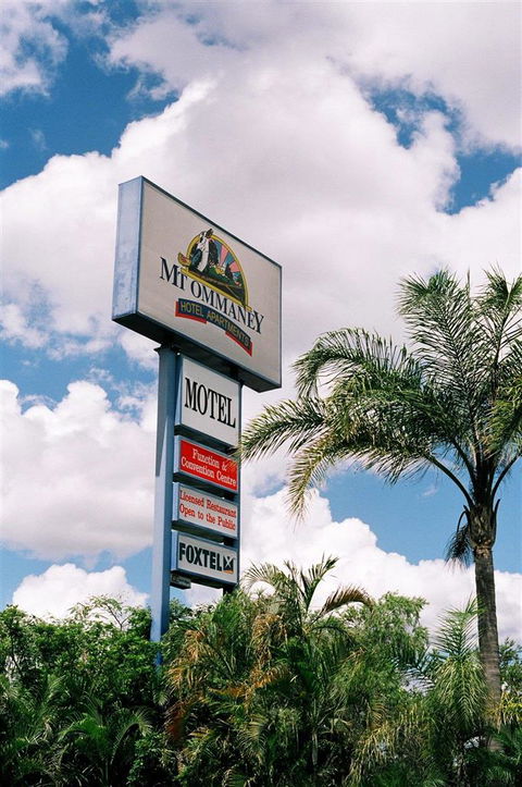 Mount Ommaney Hotel Apartments - Accommodation Brisbane 0