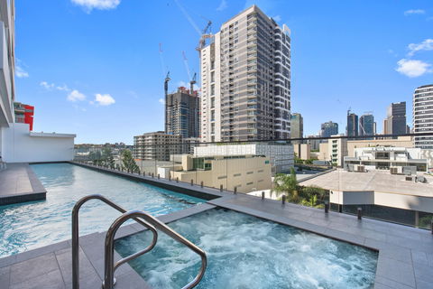 Arise Ivy And Eve - Accommodation Brisbane 1