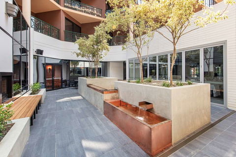 Amora Hotel Riverwalk Melbourne - Accommodation Brisbane 2