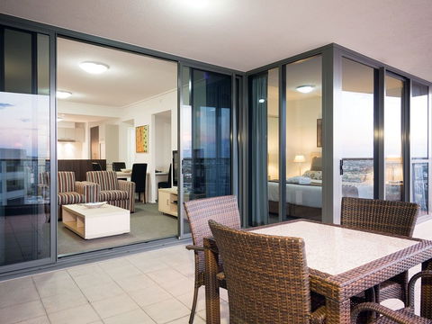 Oaks Aurora - Accommodation Brisbane 2