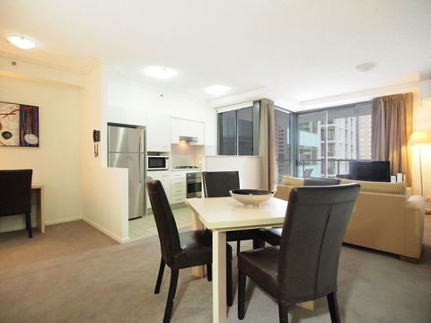 Oaks 212 Margaret - Accommodation Brisbane 1