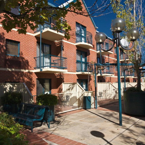 BreakFree Adelaide on Hindley - Accommodation Brisbane 1