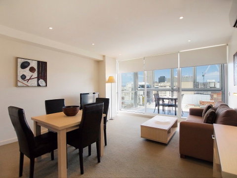 iStay Precinct - Accommodation Brisbane 2