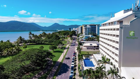 Holiday Inn Cairns Harbourside - Accommodation Brisbane 0