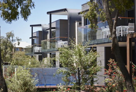 Aqua Resort - Accommodation Brisbane 0