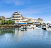 Shangri-La Hotel The Marina - Accommodation Brisbane