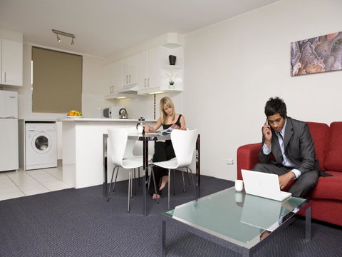 Manuka Park Serviced Apartments - Accommodation Brisbane 13