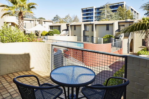 Manuka Park Serviced Apartments - Accommodation Brisbane 3