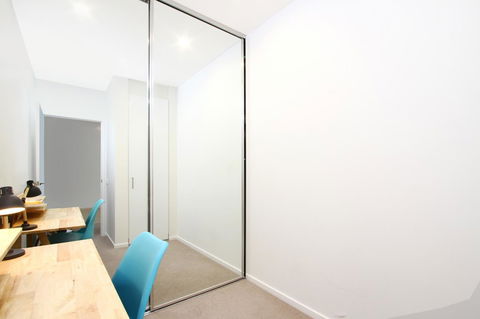 IQ Smart Apartments 704 Braddon ACT - Accommodation Brisbane 1