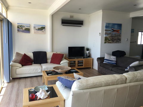 Crystal Blue Apartment - Accommodation Brisbane 3