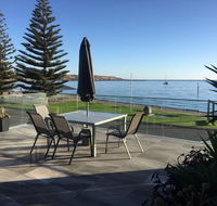 crystal blue apartment - Accommodation Brisbane
