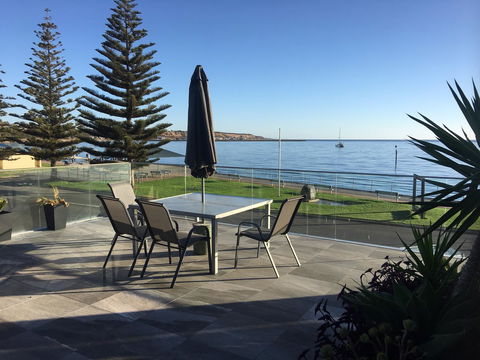 Crystal Blue Apartment - Accommodation Brisbane 0