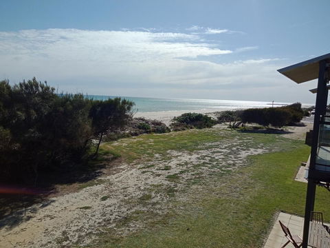 Blissful Beachfront Beachouse - Accommodation Brisbane 22