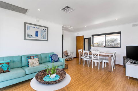 Blissful Beachfront Beachouse - Accommodation Brisbane 5