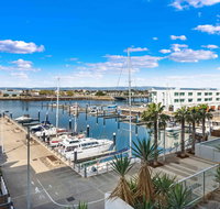 Port Adelaide Executive Waterfront Apartment - Accommodation Brisbane