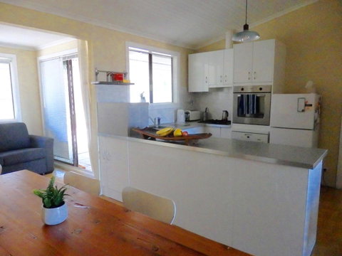 Driftwood On Dover - Accommodation Brisbane 3