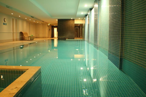 Beachside Luxury Apartments One & Two Bedroom In Beachfront Oaks Pier Building - Accommodation Brisbane 39