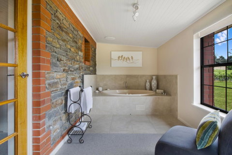 Stonewell Cottages And Vineyards - Accommodation Brisbane 14