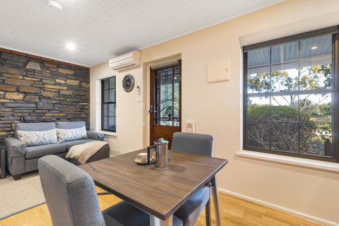 Stonewell Cottages And Vineyards - Accommodation Brisbane 34